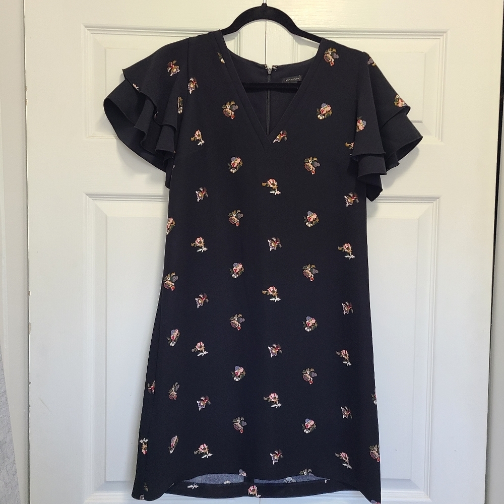Ann Taylor‎ Black Dress Floral Print  Ruffle Sleeves Sz 2